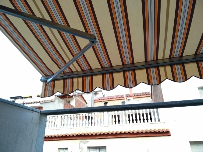 TOLDOS SEMICOFRE 